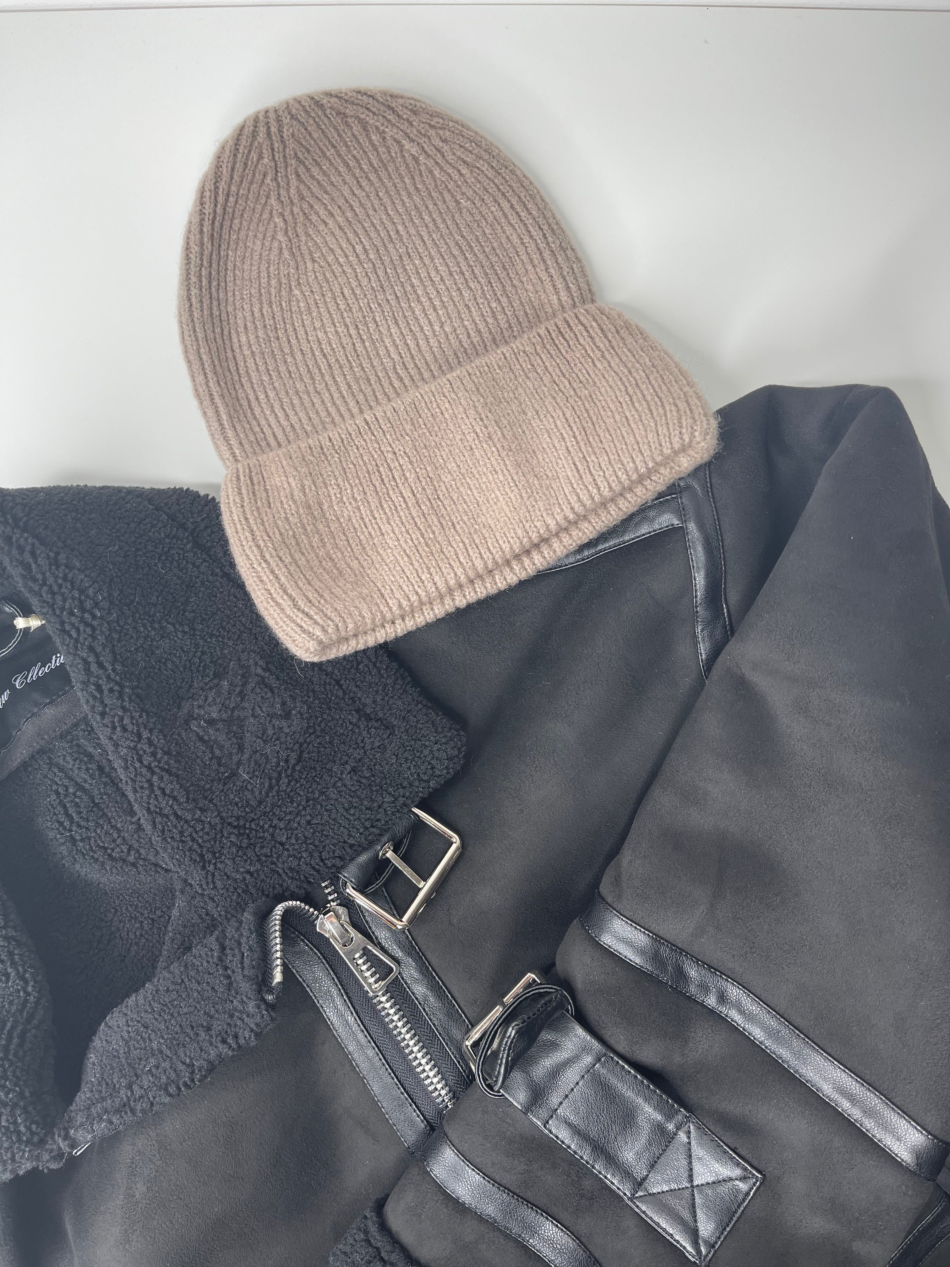 Bonnet en laine taupe