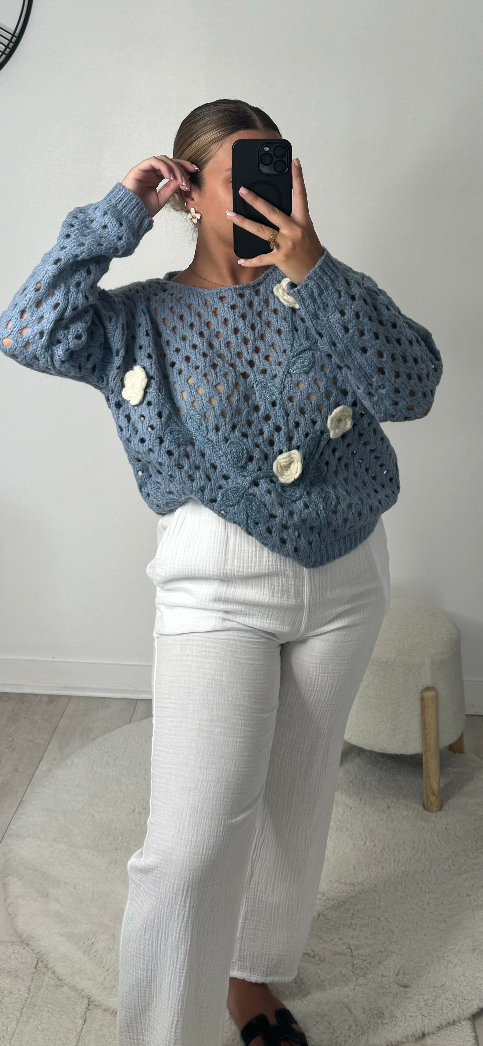 Pull crochet bleu